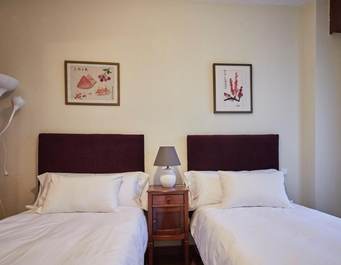 Apartamento NANA in Bilbao, parking en el edificio Exterior foto